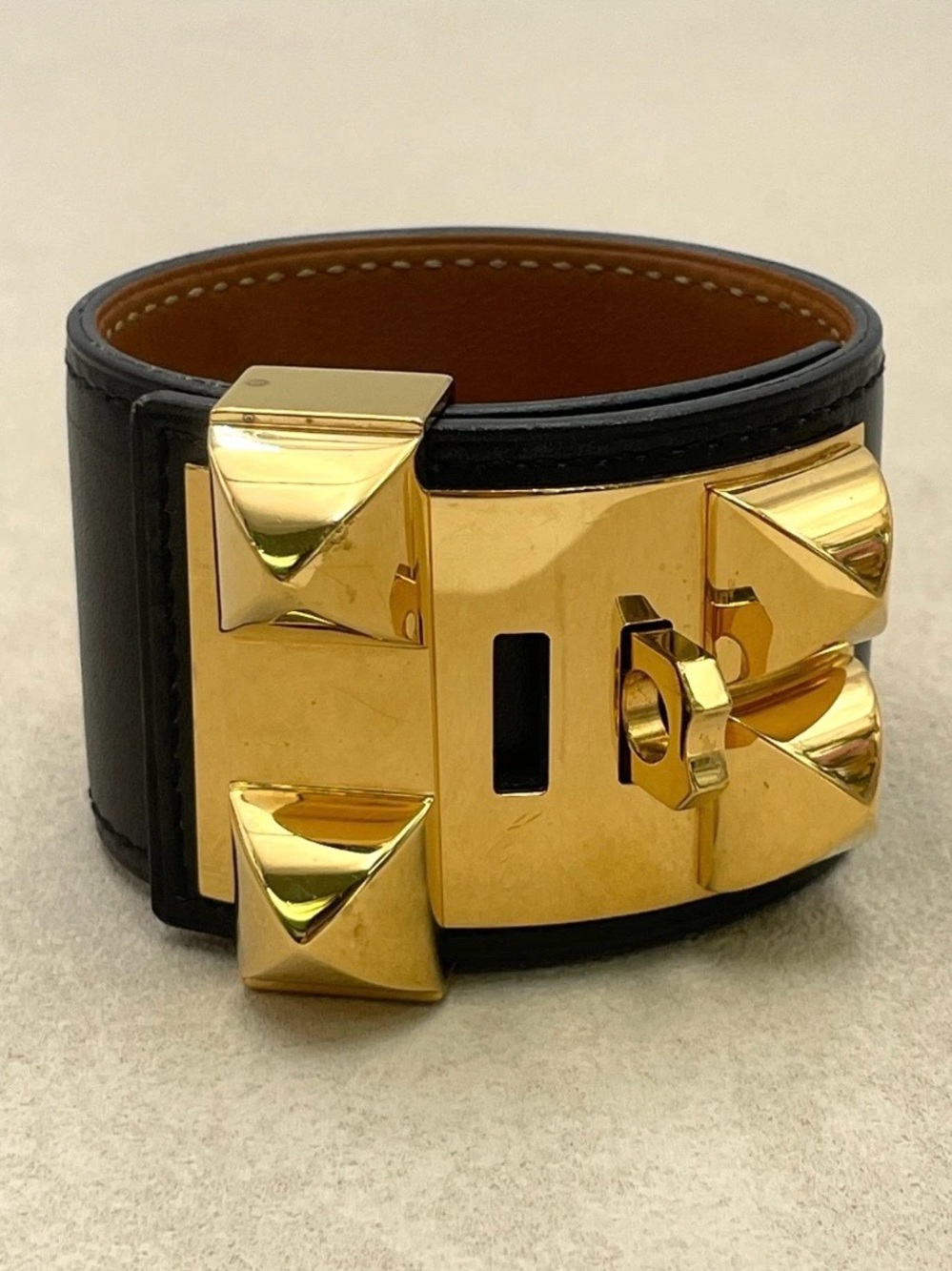 Hermès Collier de Chien Gold Hardware Wide Leather Cuff - Black/Gold - Picture 7 of 16